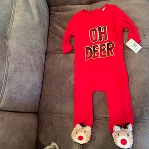 Adorable OH DEER redonesies for baby at Christmas.